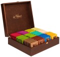 Sir William's Tea skrzynka 180 herbat lewy bok.jpg